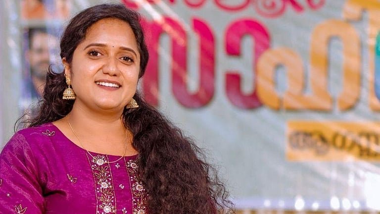 ‘സാങ്കല്‍പ്പിക ഇരകളെ സൃഷ്ടിക്കാന്‍ ശ്രമം, തെറ്റുകാരനെങ്കില്‍ രാഹുല്‍ ശിക്ഷിക്കപ്പെടണം’; സിപിഐ വനിതാ നേതാവ്