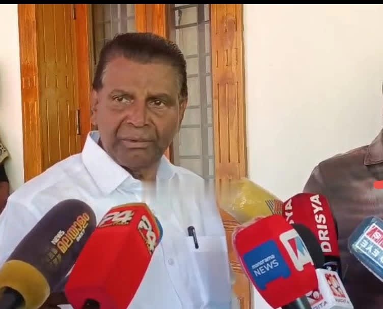 എൻഎസ്എസ് ജനറൽ സെക്രട്ടറി ജി. സുകുമാരൻ നായരുമായി തിരുവഞ്ചൂർ രാധാകൃഷ്ണൻ കൂടിക്കാഴ്‌ച നടത്തി