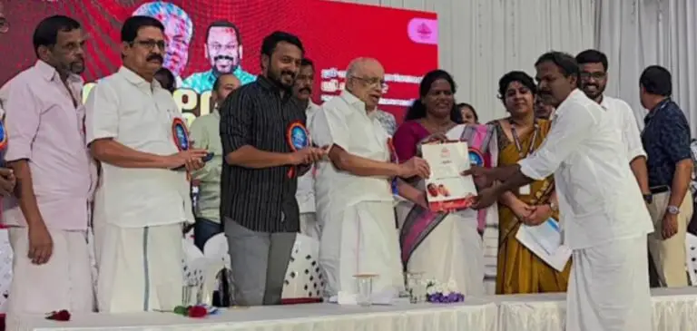 വിവാദങ്ങൾക്കിടെ രാഹുല്‍ മാങ്കൂട്ടത്തിലിനൊപ്പം വേദി പങ്കിട്ട് മന്ത്രിയും എംഎൽഎയും…