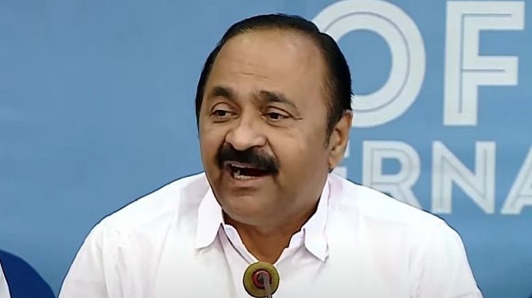 ‘സ്വര്‍ണം ചെമ്പാക്കിയ വിദ്യ; രസതന്ത്രത്തിനുള്ള നൊബേല്‍ സമ്മാനം പിണറായി വിജയന് നല്‍കണം’