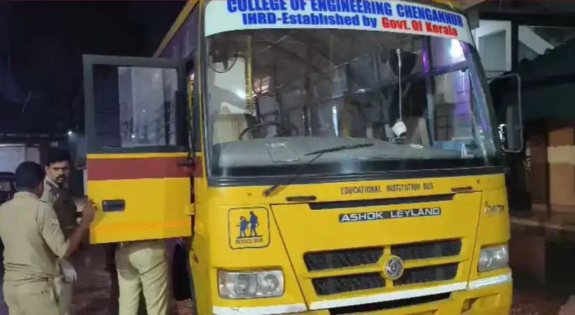 അറ്റകുറ്റപ്പണിക്കിടെ കോളജ് ബസിനുള്ളില്‍ പൊട്ടിത്തെറി; വര്‍ക് ഷോപ്പ് ജീവനക്കാരന് ദാരുണാന്ത്യം