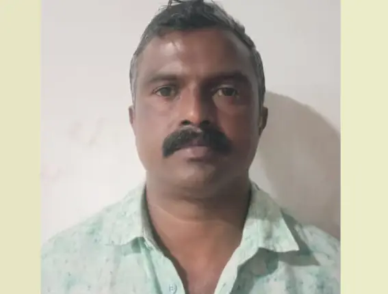 പൊലീസിനെ കണ്ട് പരുങ്ങി യുവാവ്…സഞ്ചിയിൽ…