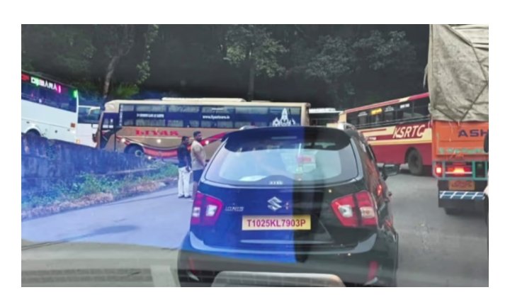 താമരശ്ശേരി ചുരത്തിൽ ഇന്നും ഗതാഗതക്കുരുക്ക്… ചുരം ആറാം വളവിൽ വീണ്ടും ലോറി കുടുങ്ങി