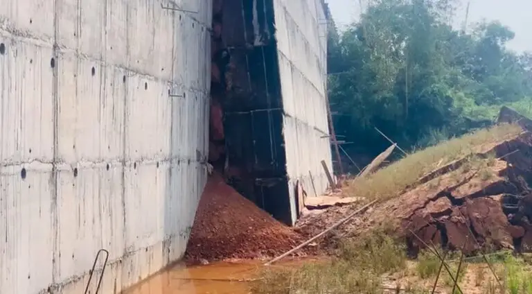 ദേശീയ പാതയില്‍ വീണ്ടും തകര്‍ച്ച, കോട്ടക്കുന്നില്‍ സംരക്ഷണ ഭിത്തി തെന്നിമാറി…