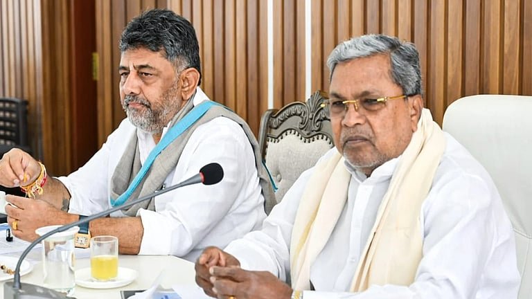 സമവായത്തിന് കര്‍ണാടകയില്‍ പ്രാതല്‍ ചര്‍ച്ച; ഡികെ ശിവകുമാര്‍ – സിദ്ധരാമയ്യ കൂടിക്കാഴ്ച നാളെ…