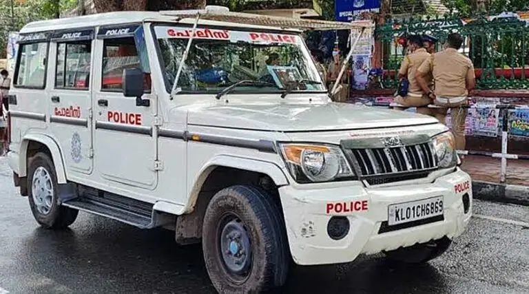 കൊച്ചിയിൽ റെയില്‍വേ ക്വാര്‍ട്ടേഴ്‌സില്‍ ഭാര്യയും ഭര്‍ത്താവും പൊള്ളലേറ്റ നിലയില്‍…