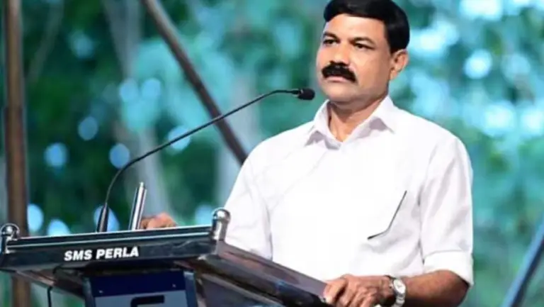 ‌രണ്ട് പതിറ്റാണ്ടോളം ഭീഷണിപ്പെടുത്തി ലൈംഗിക പീഡനം; വീട്ടമ്മയുടെ പരാതിയിൽ അധ്യാപകനായ സിപിഎം നേതാവിനെതിരെ കേസ്