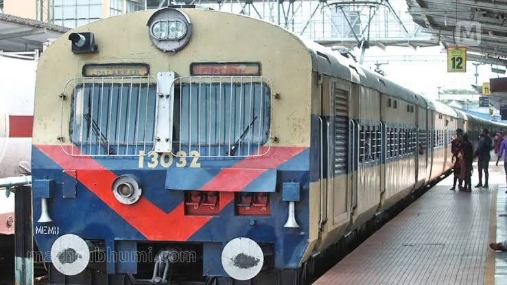 ഏറ്റുമാനൂരിലെ യാത്രക്കാർക്ക് റിപ്പബ്ലിക് ദിന സമ്മാനം. 16309/10 എക്സ്പ്രസ്സ്‌ മെമുവിന്&nbsp; സ്റ്റോപ്പ്‌