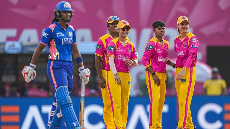 തുടരെ രണ്ടാം ജയവുമായി യുപി വാരിയേഴ്‌സ്; തുടരെ രണ്ടാം മത്സരം തോറ്റ് മുംബൈ ഇന്ത്യന്‍സ്