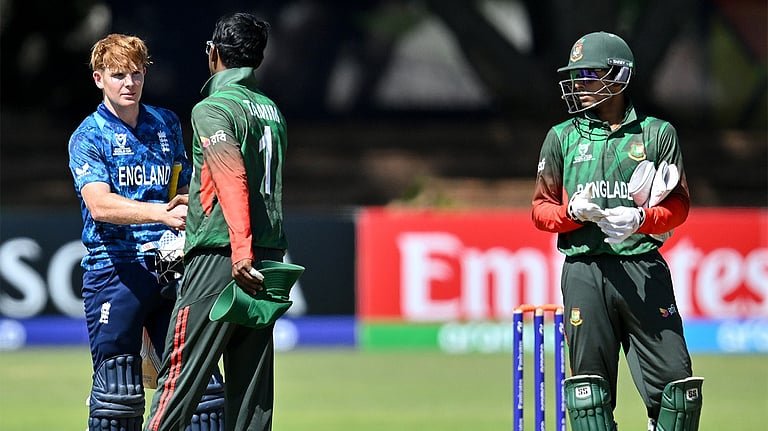 ചേട്ടന്‍മാര്‍ ‘കളിക്കാതെ’ പുറത്ത്; അനിയന്‍മാര്‍ ‘കളിച്ച്’ പുറത്ത്! ബംഗ്ലാദേശ് അണ്ടര്‍ 19 ലോകകപ്പില്‍ നിന്ന് ‘ഔട്ട്’