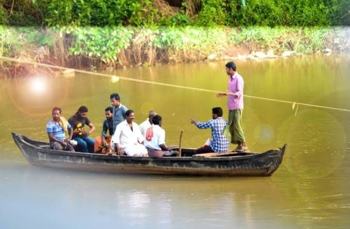 വീയപുരത്ത് കടത്തുകള്‍ നിലച്ചു; പ്രതിസന്ധിയിലായി വിദ്യാര്‍ത്ഥികളും തൊഴിലാളികളും